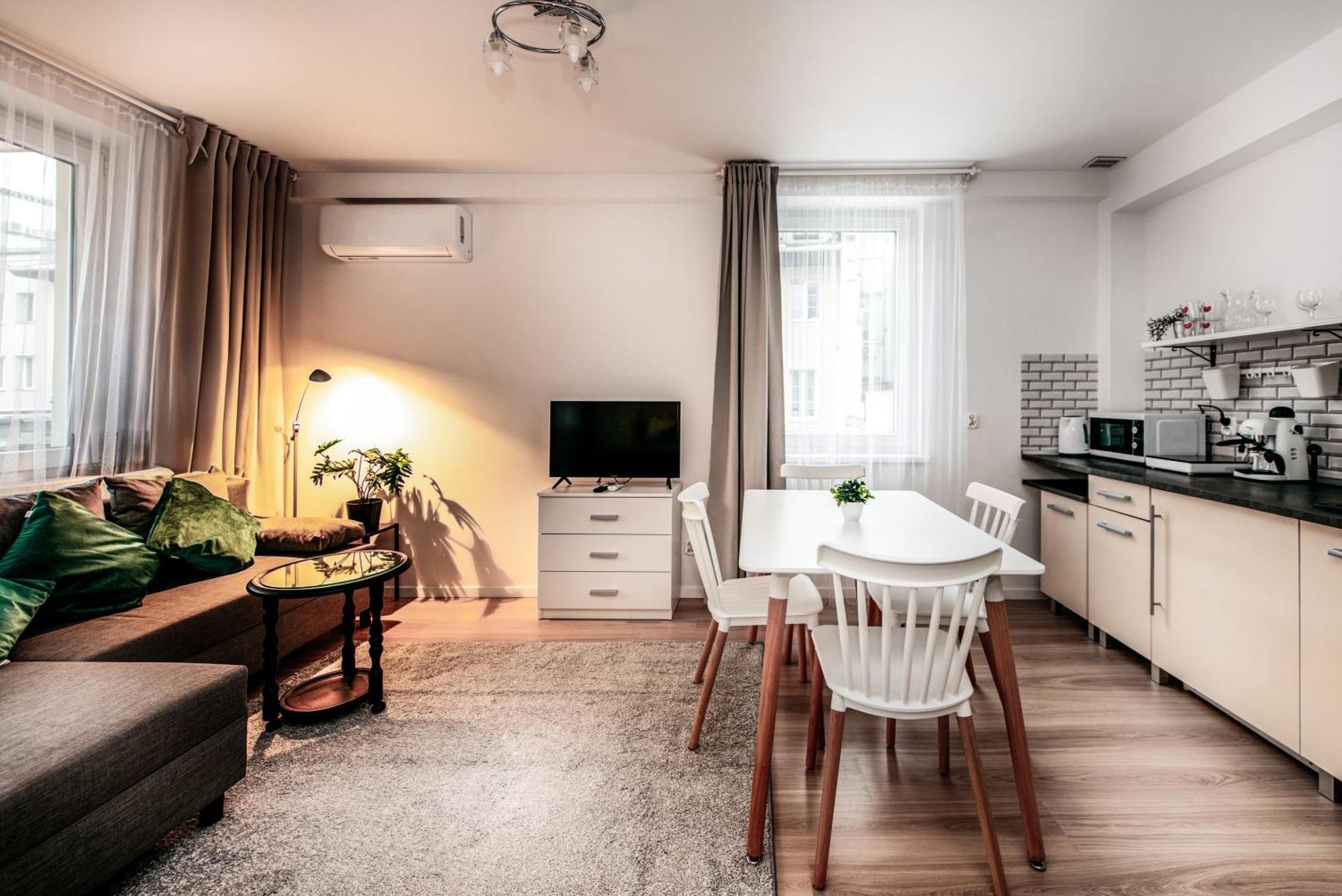 Fully-Furnished Apartment With Air Conditioning For Families, Cracow Old Town — Photos 2